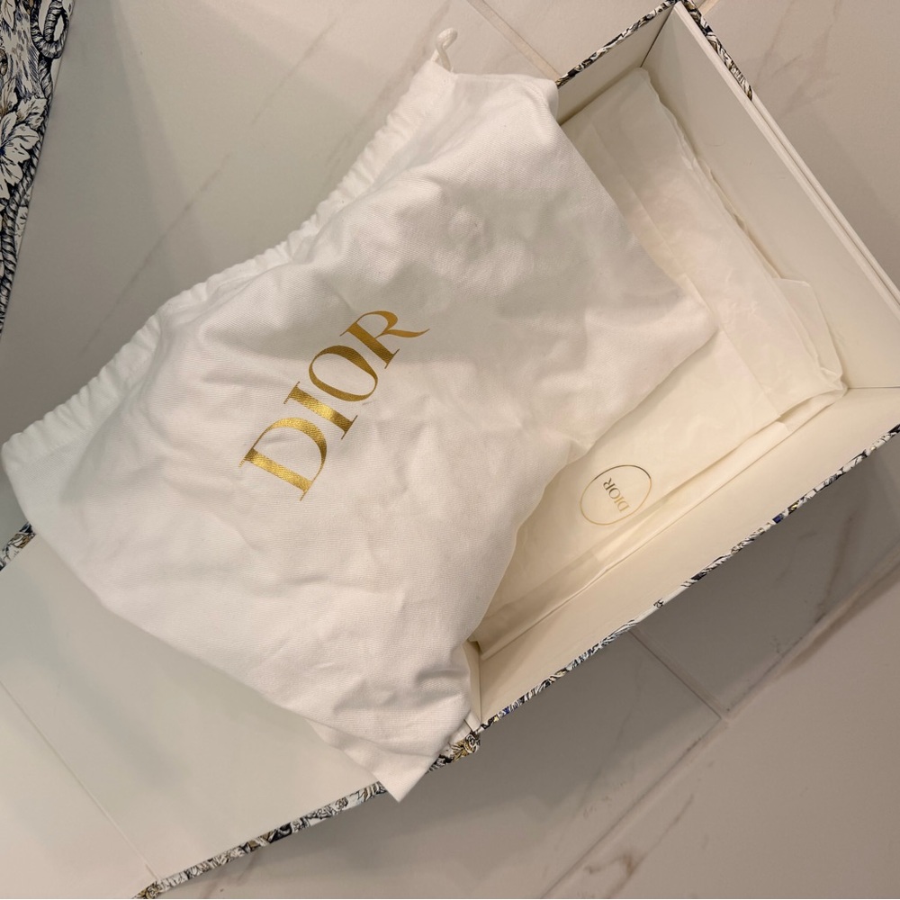 Dior Women's Mini Saddle Bag in Grained Calfskin - Picture 9 of 9